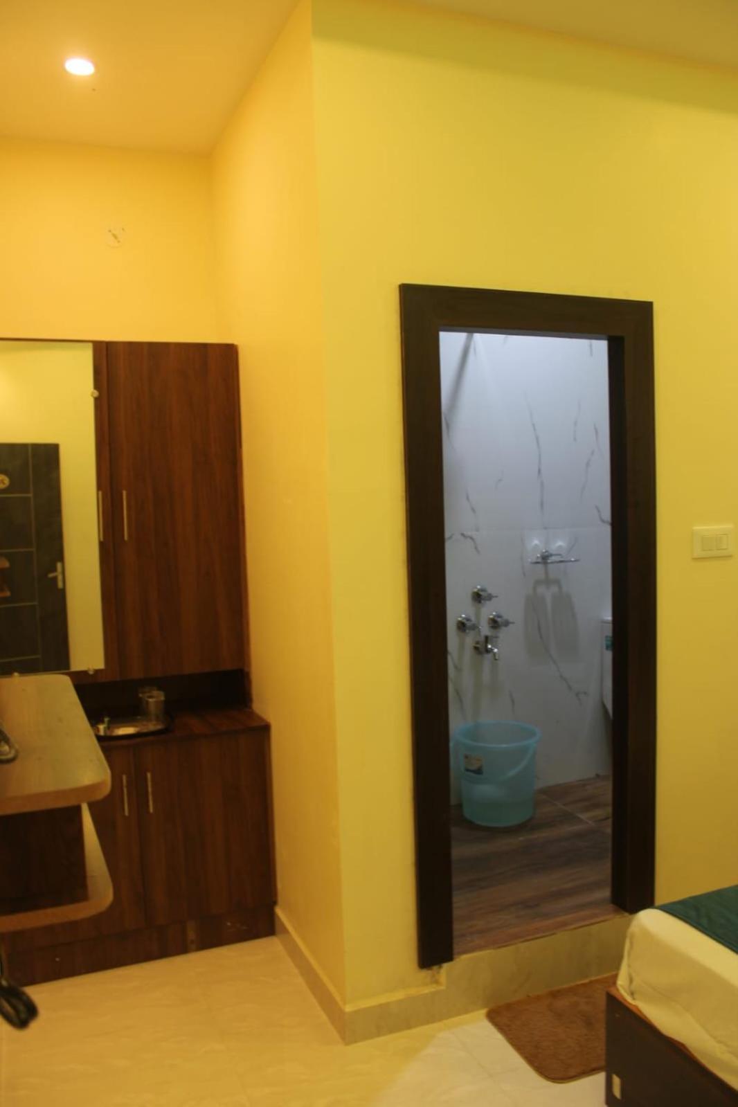 Lalitha Karunya Residency A/C Hotel Bapatla Exterior foto